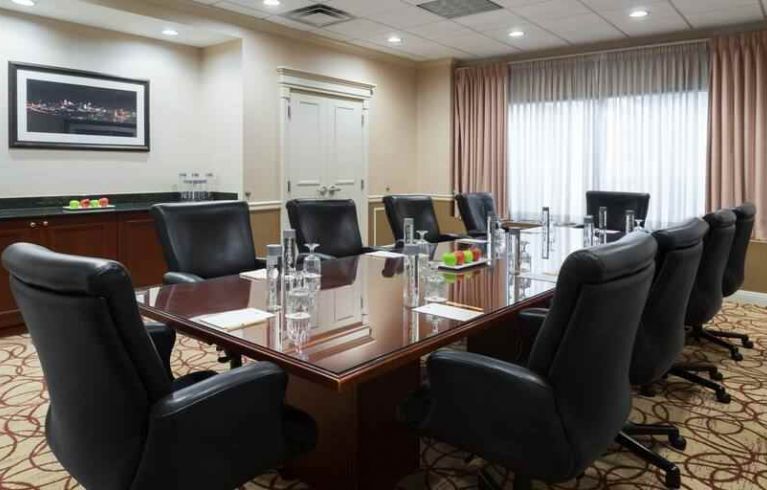 DoubleTree Suites By Hilton Cincinnati-Blue Ash, Sharonville