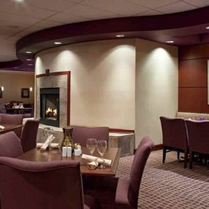 Breakfast area perfect for coworking at the DoubleTree Suites by Hilton Cincinnati-Blue Ash.
