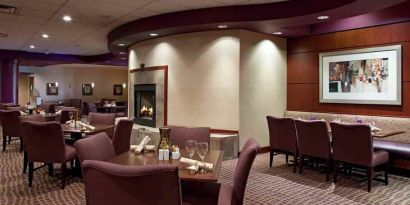 Breakfast area perfect for coworking at the DoubleTree Suites by Hilton Cincinnati-Blue Ash.