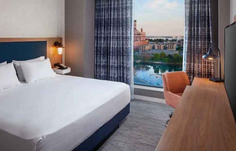 Hampton Inn Boston Seaport District, Boston