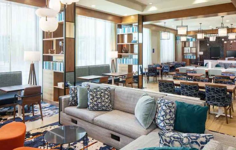 Hampton Inn Boston Seaport District, Boston