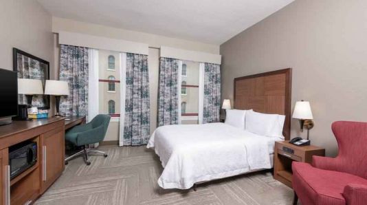 Hampton Inn Indianapolis Dwtn Across From Circle Centre, Indianapolis
