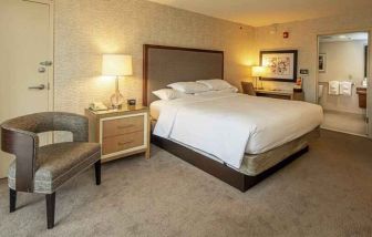 Spacious king bedroom at the DoubleTree by Hilton Pittsburgh Green Tree.