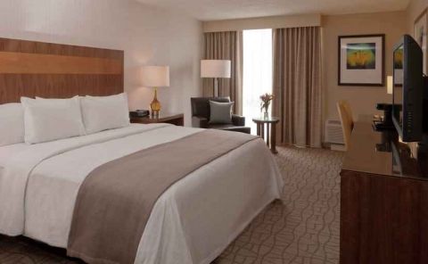 Hotel DoubleTree By Hilton Pittsburgh Greentree image