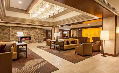 Hotel DoubleTree By Hilton Pittsburgh Greentree image
