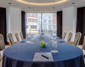 professional meeting room ideal for all business meetings at Hilton London Metropole.