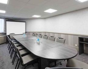 Small meeting room at the DoubleTree by Hilton Newbury North.