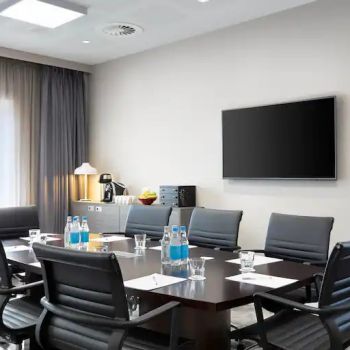 Hotel Hampton By Hilton Bristol Airport image