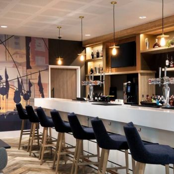 Hotel Hampton By Hilton Bristol Airport image