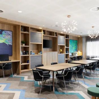 Hotel Hampton By Hilton Bristol Airport image