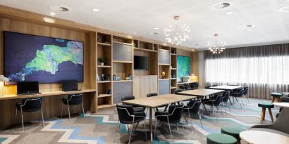 Working station perfect for co-working at the Hampton by Hilton Bristol Airport.