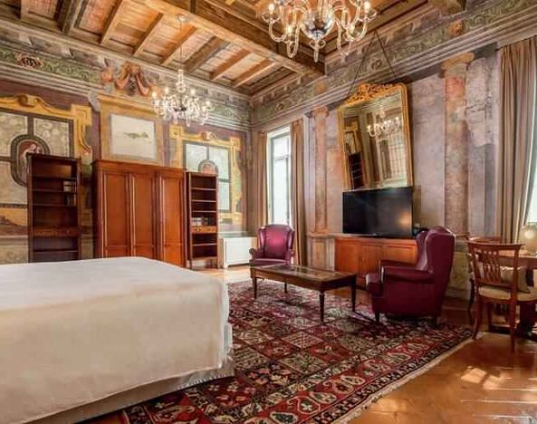 Beautiful king suite with working station at the Grand Hotel Villa Torretta Milan Sesto, Curio Collection.