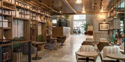 Hotel workspace perfect for co-working at the DoubleTree by Hilton Rome Monti.