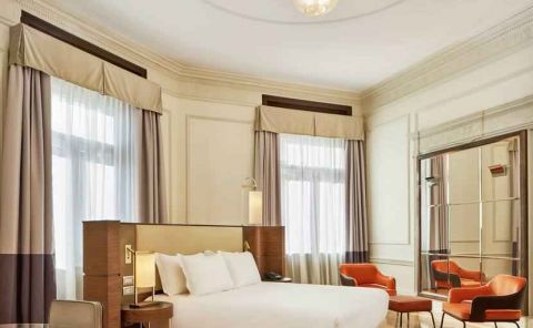 Hotel DoubleTree By Hilton Trieste image