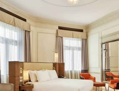 Hotel DoubleTree By Hilton Trieste image