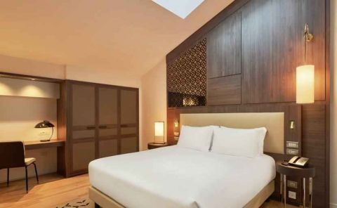 Hotel DoubleTree By Hilton Trieste image