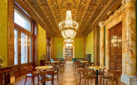 Hotel DoubleTree By Hilton Trieste image