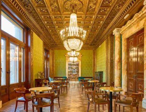 Hotel DoubleTree By Hilton Trieste image