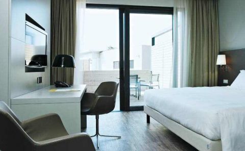 Hotel DoubleTree By Hilton Venice - North image