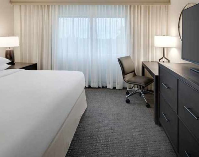 Embassy Suites By Hilton Detroit Troy Auburn Hills