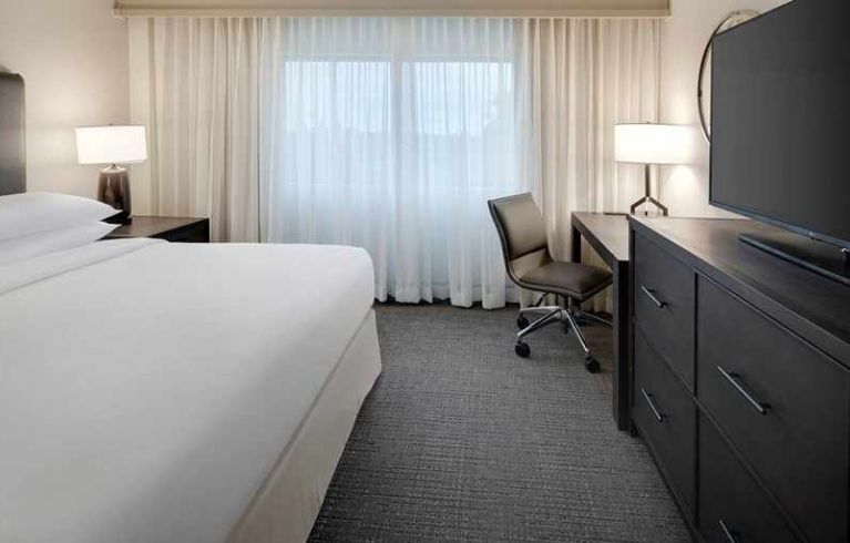 Embassy Suites By Hilton Detroit Troy Auburn Hills, Troy