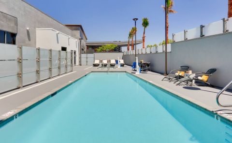 Hotel Hampton Inn Irvine Spectrum Lake Forest image