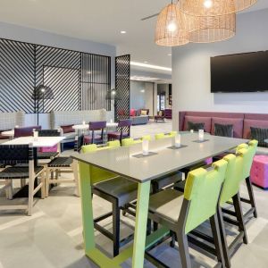 very spacious and comfortable coworking space at Hampton Inn Irvine Spectrum Lake Forest.