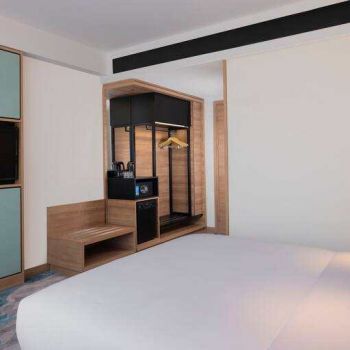 Hotel Hilton Garden Inn Jakarta Taman Palem image