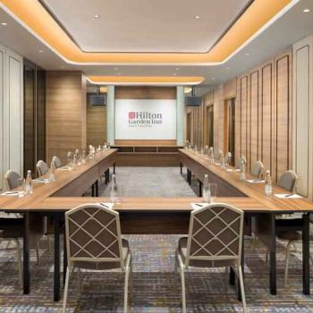 Hotel Hilton Garden Inn Jakarta Taman Palem image