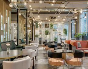 Dining area suitable for co-working at the Hilton Munich City.