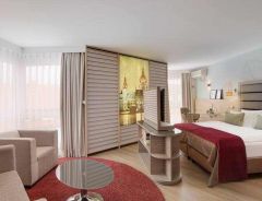 Hotel DoubleTree By Hilton Hannover Schweizerhof image