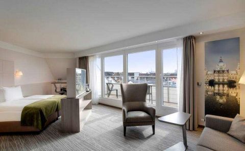 Hotel DoubleTree By Hilton Hannover Schweizerhof image