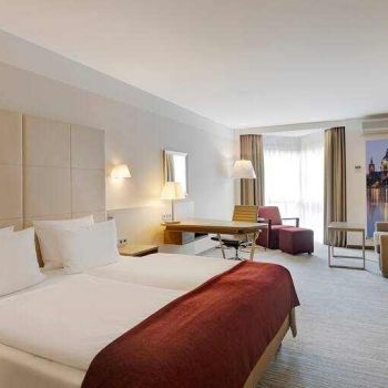 Hotel DoubleTree By Hilton Hannover Schweizerhof image