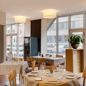 Hotel DoubleTree By Hilton Hannover Schweizerhof image