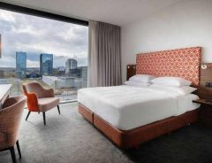 Hotel DoubleTree By Hilton Frankfurt Niederrad image