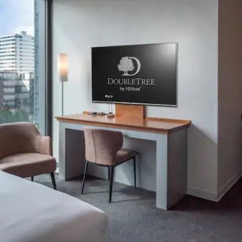 Hotel DoubleTree By Hilton Frankfurt Niederrad image