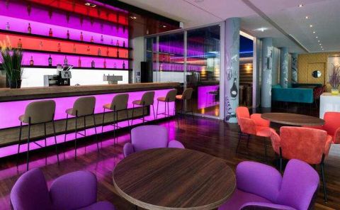 Hotel DoubleTree By Hilton Frankfurt Niederrad image
