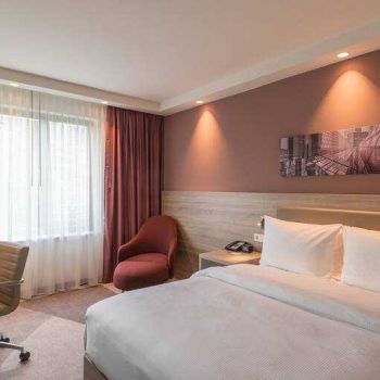 Hotel Hampton By Hilton Frankfurt City Centre East image