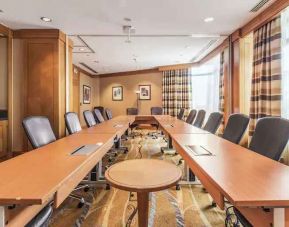 Meeting room with u shape table at the Hilton Paris Charles de Gaulle Airport.