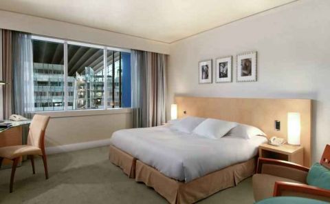 Hotel Hilton Paris La Defense image