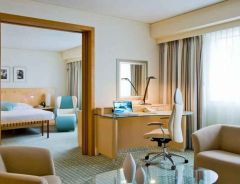Hotel Hilton Paris La Defense image