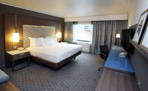 Hotel Hilton Paris La Defense image