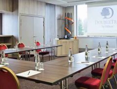 Hotel DoubleTree By Hilton Lyon Eurexpo image