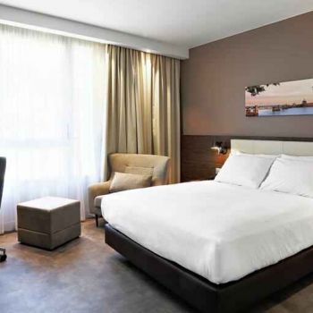 Hotel Hampton By Hilton Toulouse Airport image