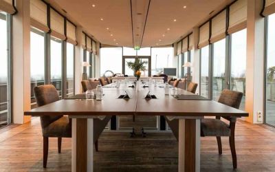 Bright meeting room at the Hilton Amsterdam.