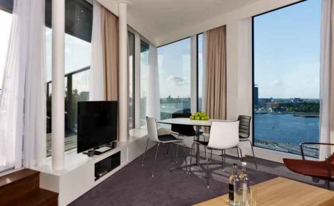 Hotel DoubleTree By Hilton Amsterdam Centraal Station image