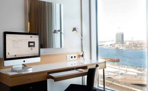 Hotel DoubleTree By Hilton Amsterdam Centraal Station image