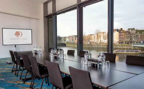 Hotel DoubleTree By Hilton Amsterdam Centraal Station image