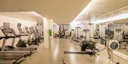 Fitness center at the DoubleTree by Hilton Amsterdam Centraal Station.