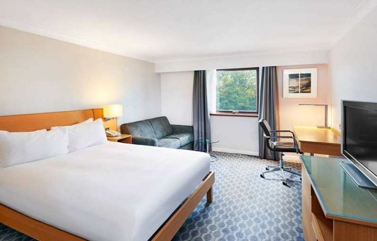 Hilton London Watford, Watford